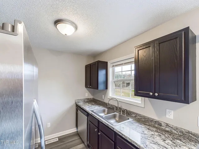 $1,200 | 754 Old Stage Road, Unit A, Church Hill, TN 37642