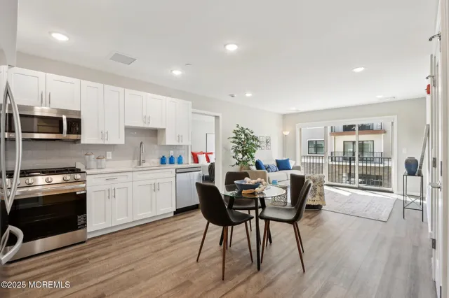 $3,200 | 258 Morris Avenue, Unit 203, Long Branch, NJ 07740