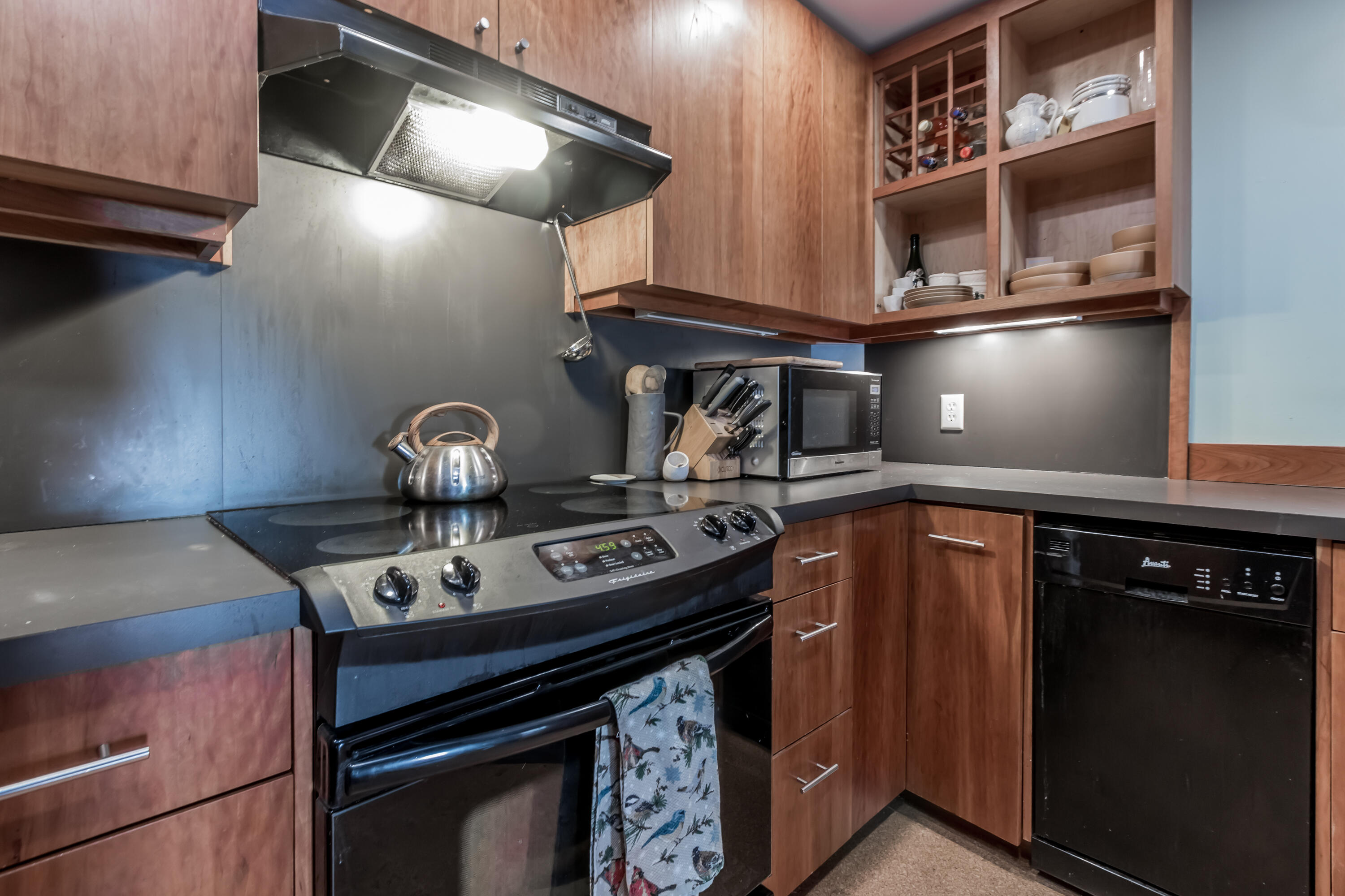 99 Silver Street, Unit 45 Portland, ME 04101 - Photo 10 of 33 Kitchen