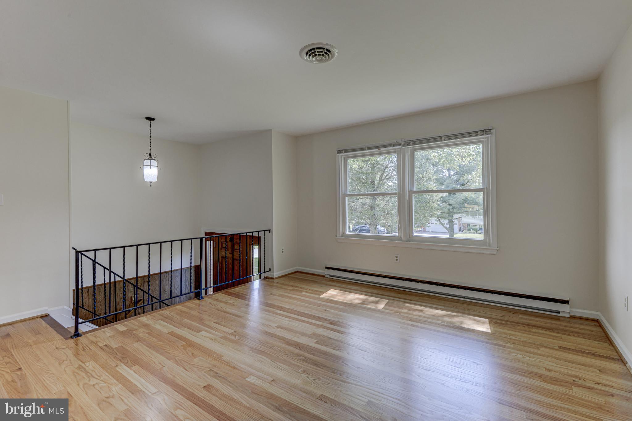 3207 Hooper Road New Windsor, MD 21776 - Photo 4 of 45