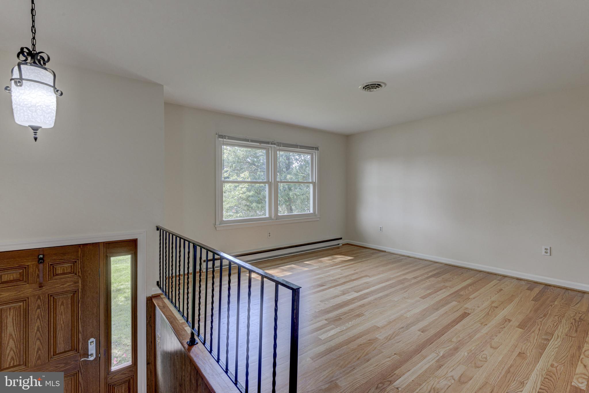 3207 Hooper Road New Windsor, MD 21776 - Photo 5 of 45