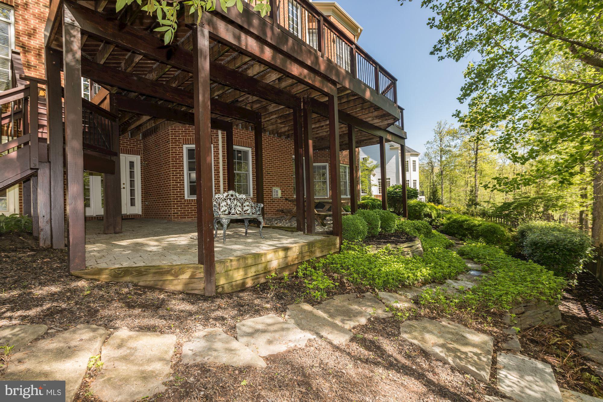 43285 Overview Place Leesburg, VA 20176 - Photo 8 of 91 Deck from yard