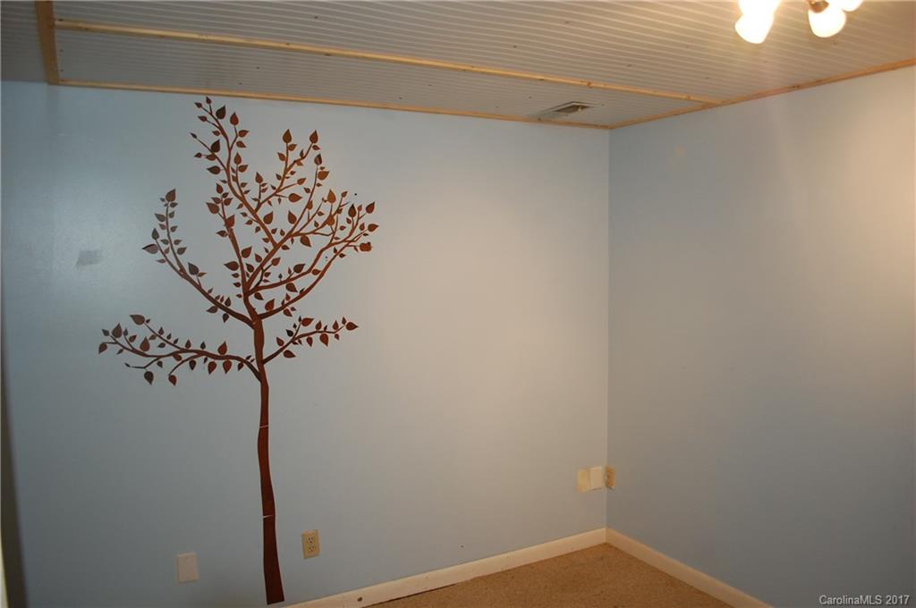 865 Vineyard Road Tryon, NC 28782 - Photo 16 of 23 Gallery Image 16