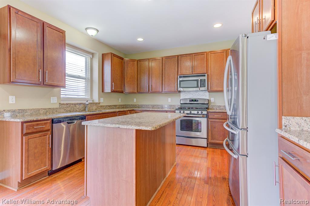 27618 Cromwell Road Novi, MI 48374 - Photo 17 of 55