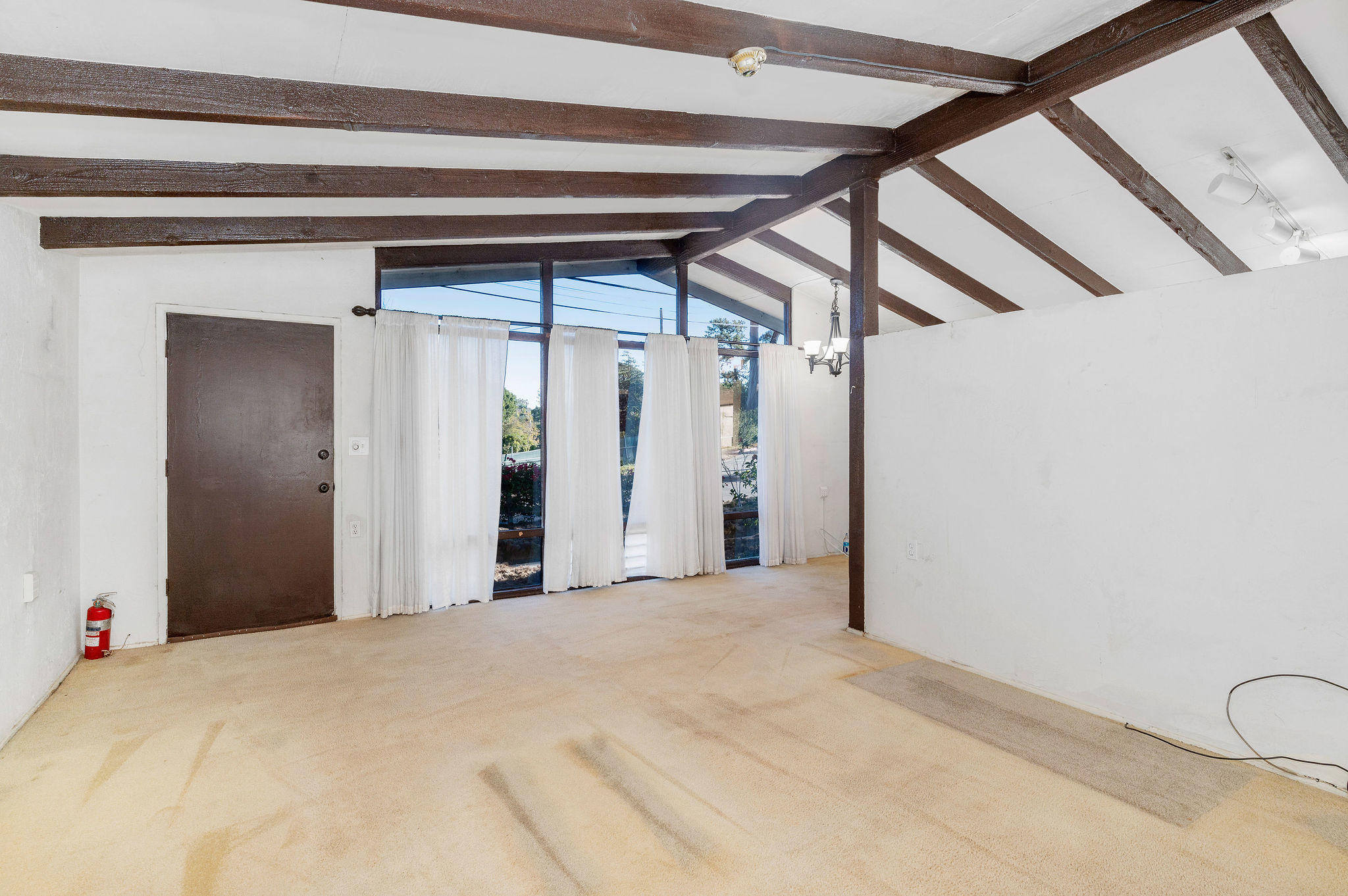 1320 Mountain View Road Santa Barbara, CA 93109 - Photo 6 of 10 Living Room 3