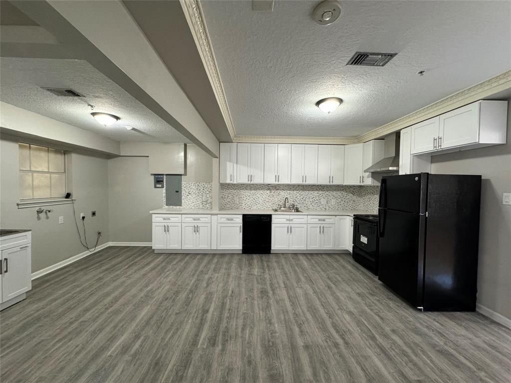 200 Broken Bough Lane Conroe, TX 77304 - Photo 2 of 7