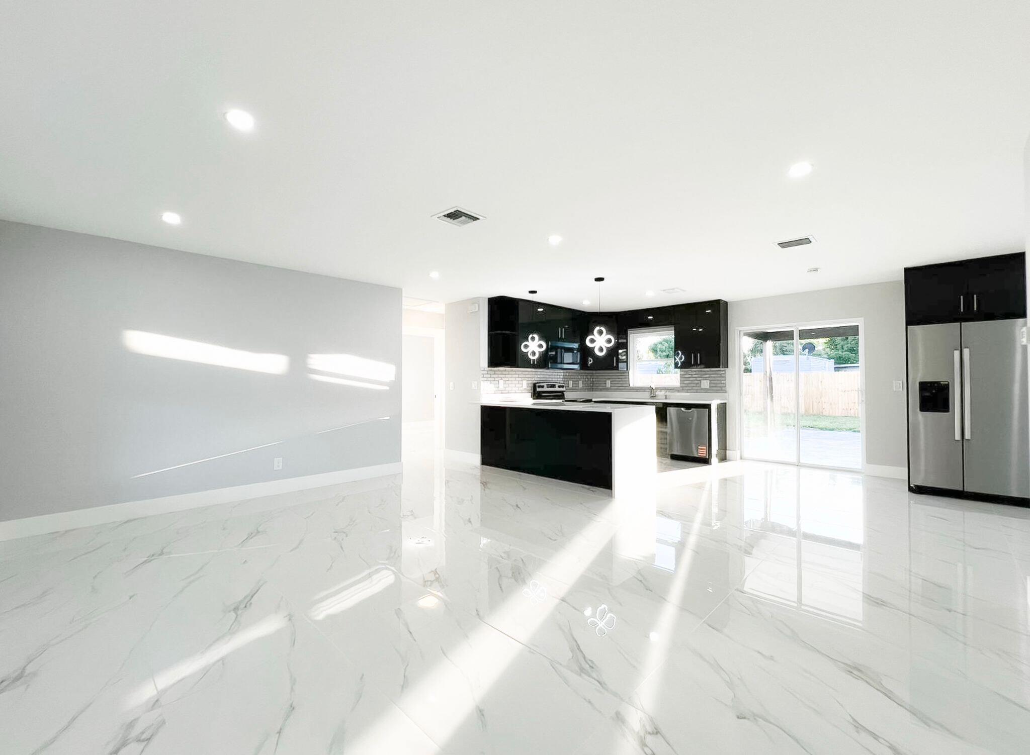 3831 Engle Road Lake Worth, FL 33461 - Photo 6 of 18 8aa4c8b6-e024-40f1-a1c2-0ed0c2822daa