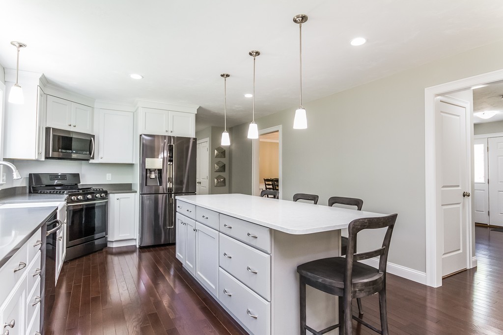542 Old Dunstable Road Groton, MA 01450 - Photo 2 of 30 Gallery Image 2