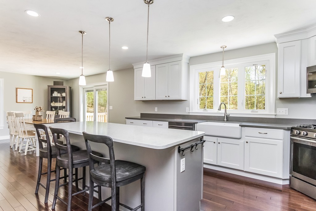 542 Old Dunstable Road Groton, MA 01450 - Photo 5 of 30 Gallery Image 5