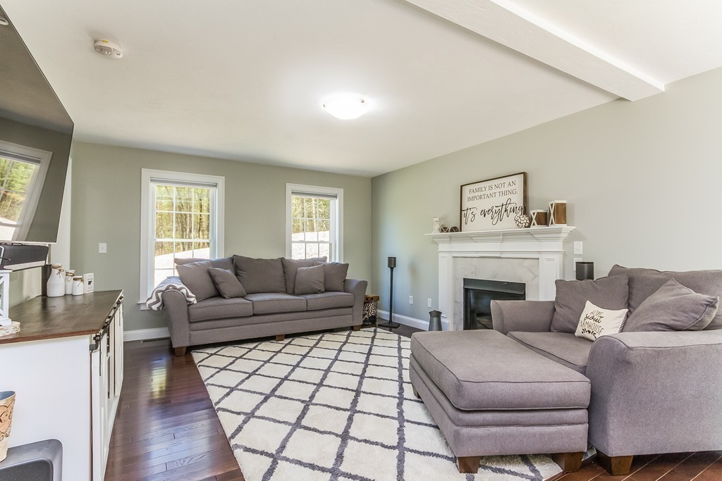 542 Old Dunstable Road Groton, MA 01450 - Photo 10 of 30 Gallery Image 10