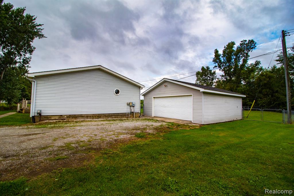 60 South Elba Road Lapeer, MI 48446 - Photo 4 of 29