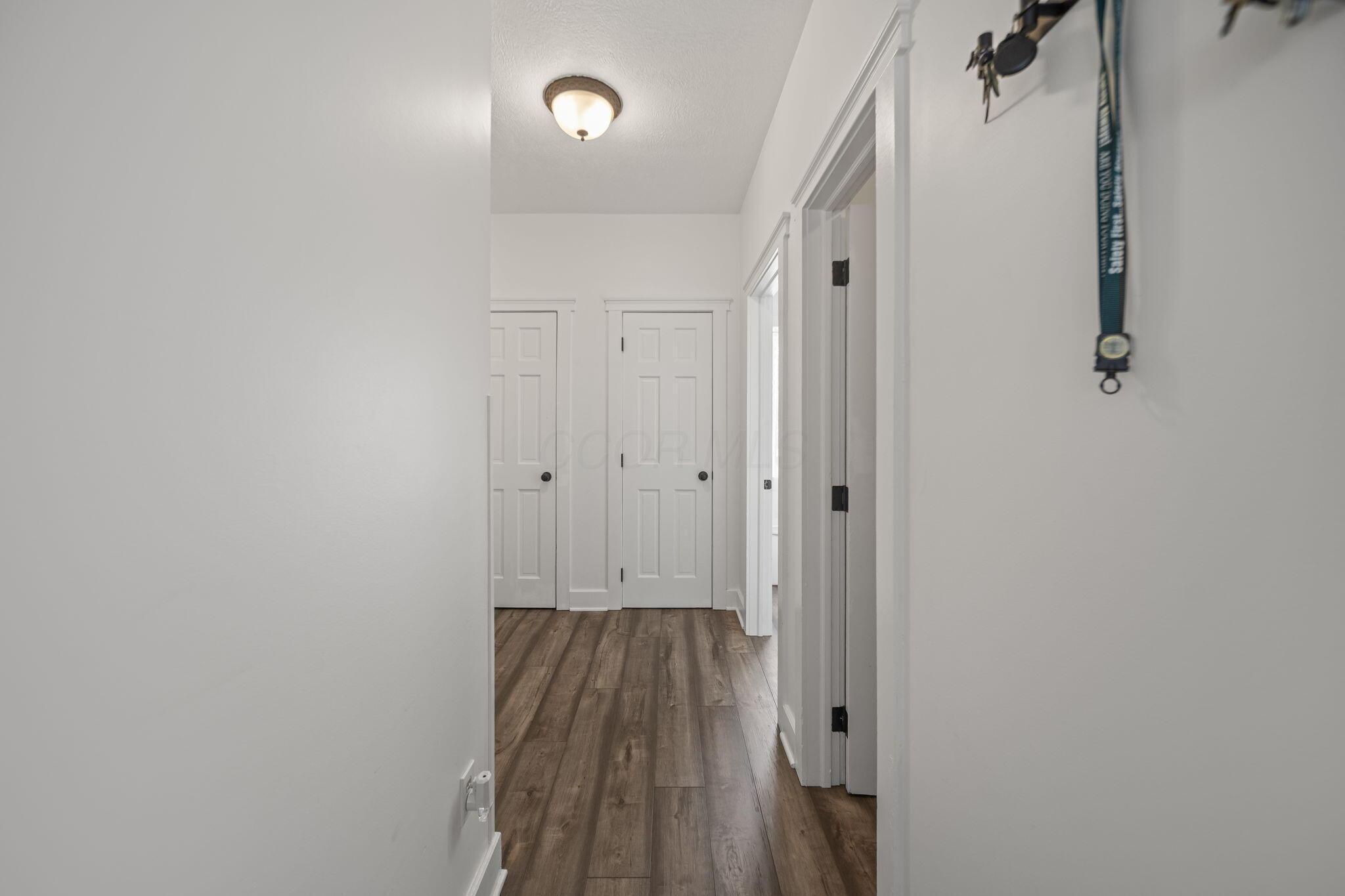 29814 Wolfe Road Circleville, OH 43113 - Photo 37 of 95 DOWNSTAIRS HALLWAY