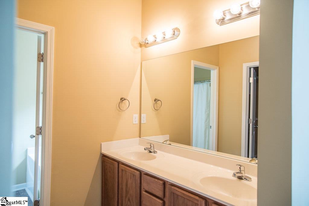 112 Bascom Court Greer, SC 29650 - Photo 14 of 26 Gallery Image 14