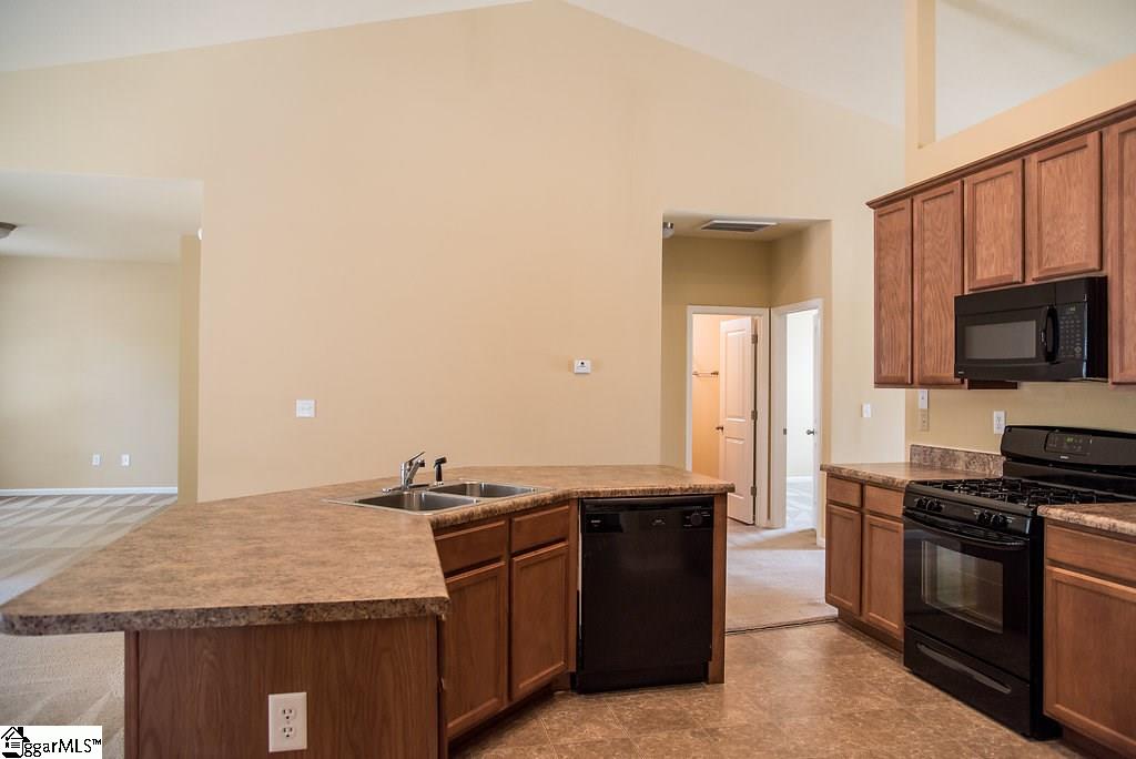 112 Bascom Court Greer, SC 29650 - Photo 8 of 26 Gallery Image 8