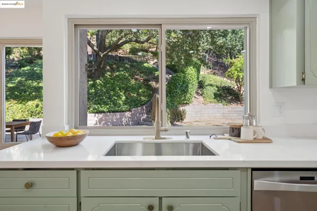 $1,395,000 | 5821 Cold Water Drive, Castro Valley, CA 94552