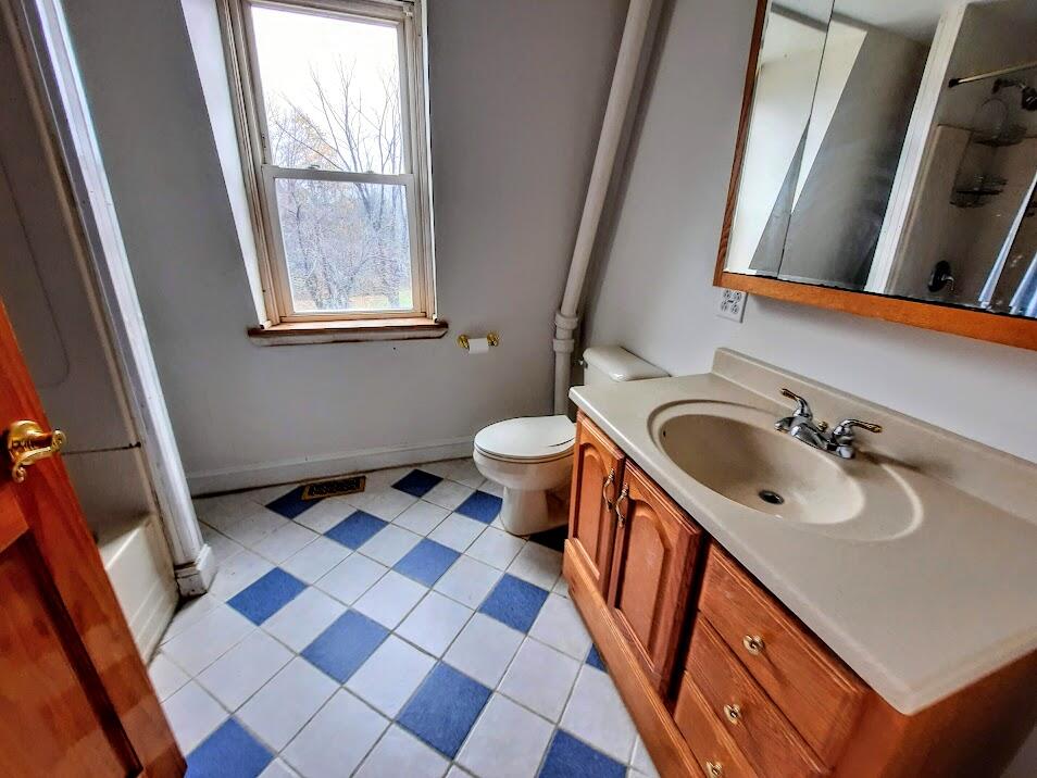 1233 State Street Bangor, ME 04401 - Photo 21 of 25 20211118_113703