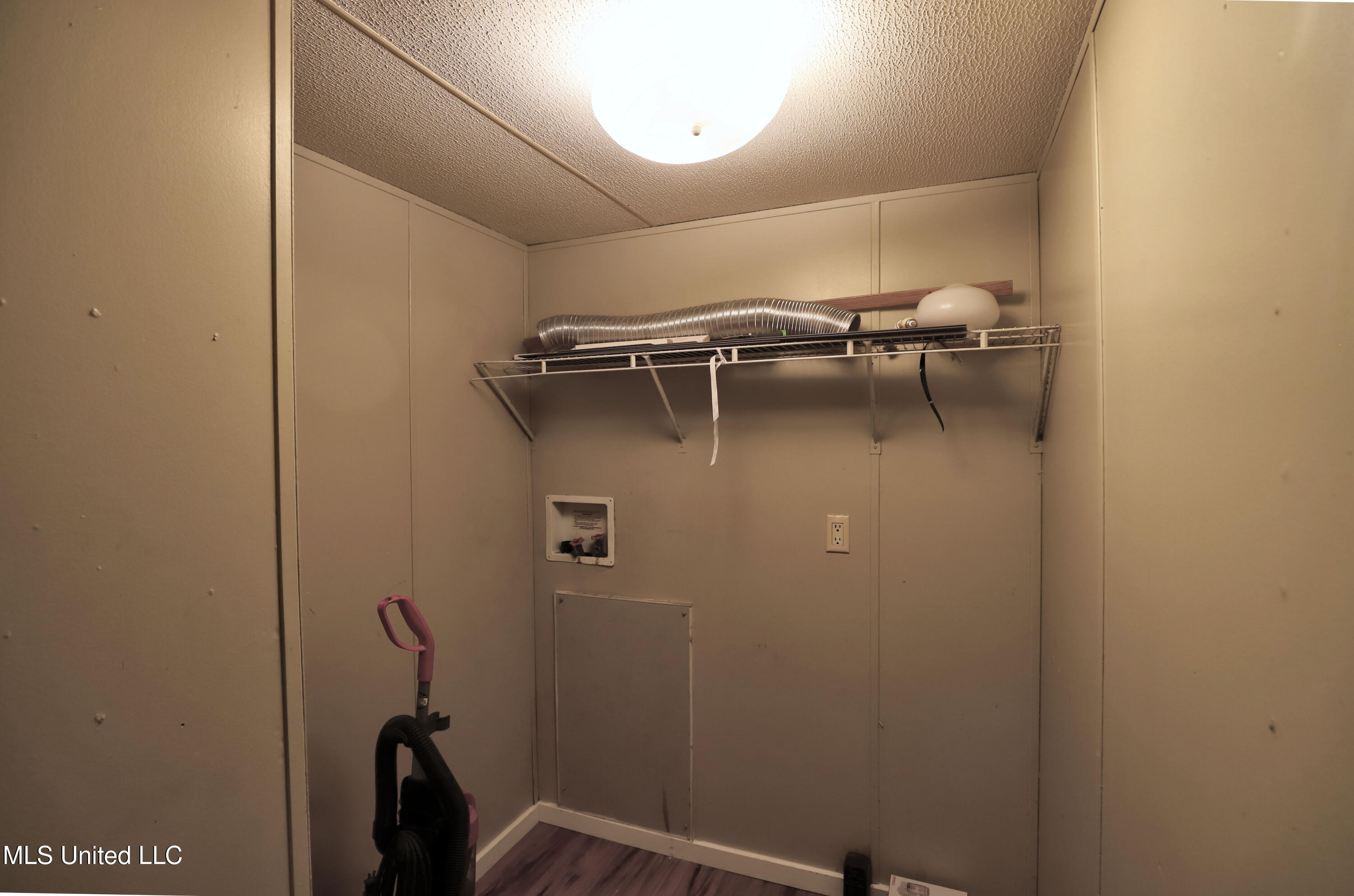 21301 Houston Ladner Road Saucier, MS 39574 - Photo 13 of 31 1 Laundry