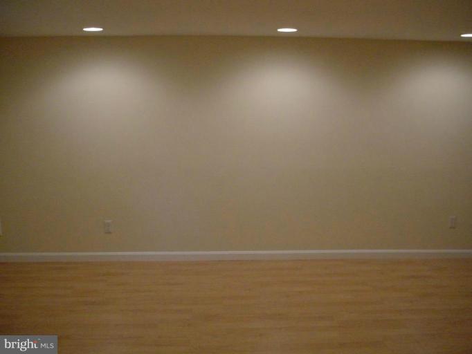 6814 Barnett Road Baltimore, MD 21239 - Photo 11 of 20 Family Room