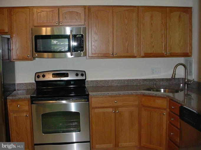 6814 Barnett Road Baltimore, MD 21239 - Photo 10 of 20 Kitchen #3