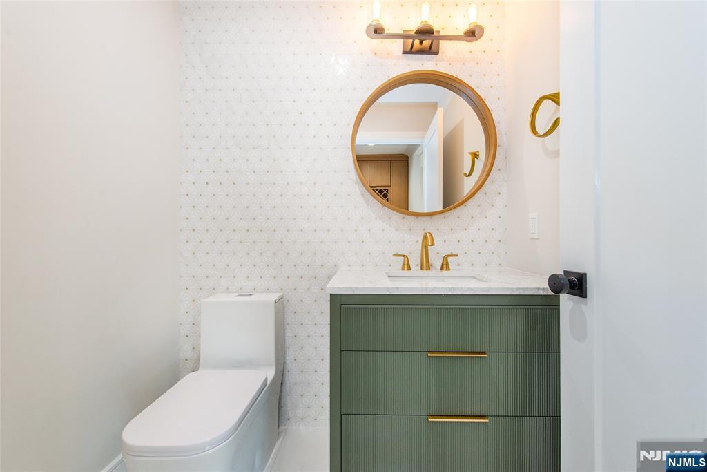 700 Ramapo Road Teaneck, NJ 07666 - Photo 11 of 41