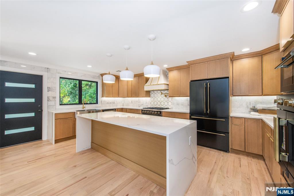 700 Ramapo Road Teaneck, NJ 07666 - Photo 14 of 41