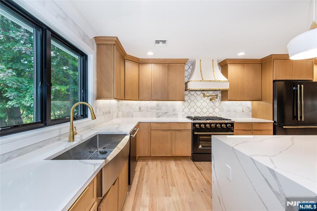 700 Ramapo Road Teaneck, NJ 07666 - Photo 17 of 41