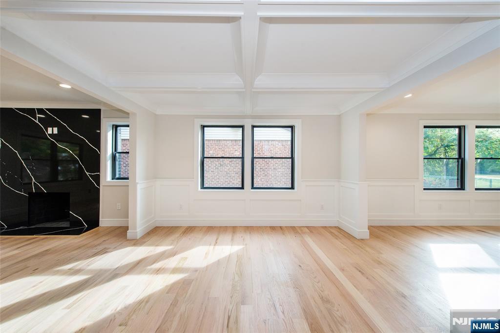 700 Ramapo Road Teaneck, NJ 07666 - Photo 5 of 41