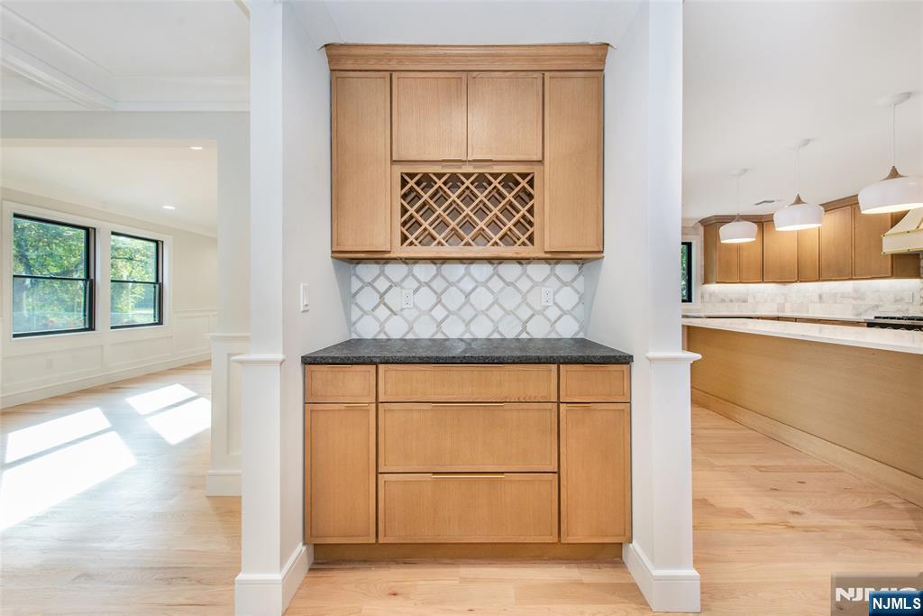 700 Ramapo Road Teaneck, NJ 07666 - Photo 7 of 41