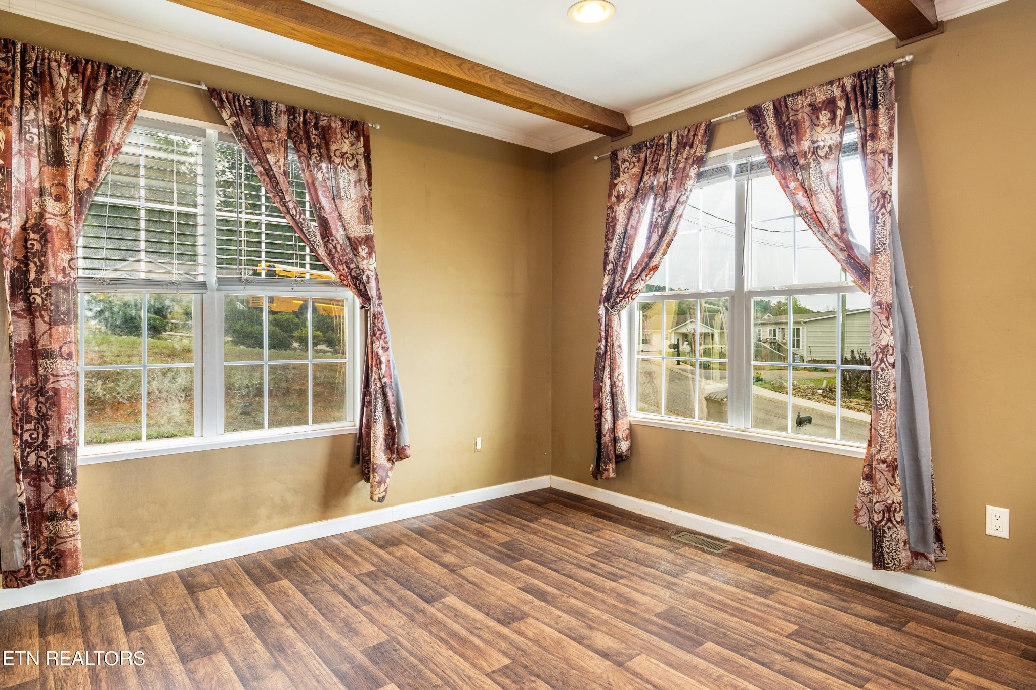 1114 Case View Road Dandridge, TN 37725 - Photo 8 of 30 Gallery Image 8