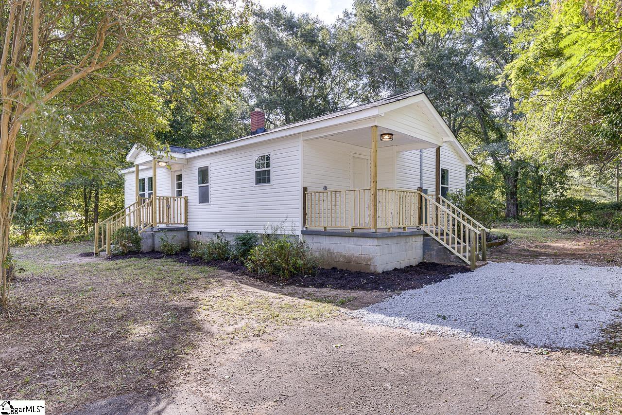 317 Giles Street Pendleton, SC 29670 - Photo 2 of 24