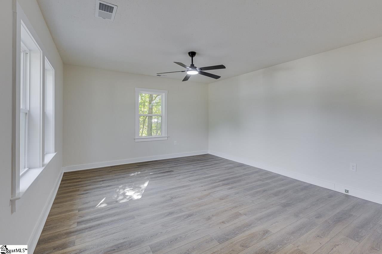 317 Giles Street Pendleton, SC 29670 - Photo 3 of 24