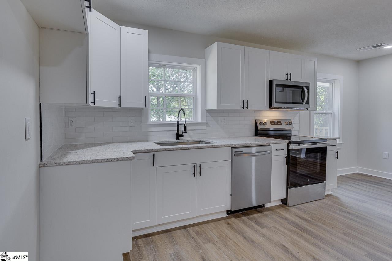 317 Giles Street Pendleton, SC 29670 - Photo 8 of 24