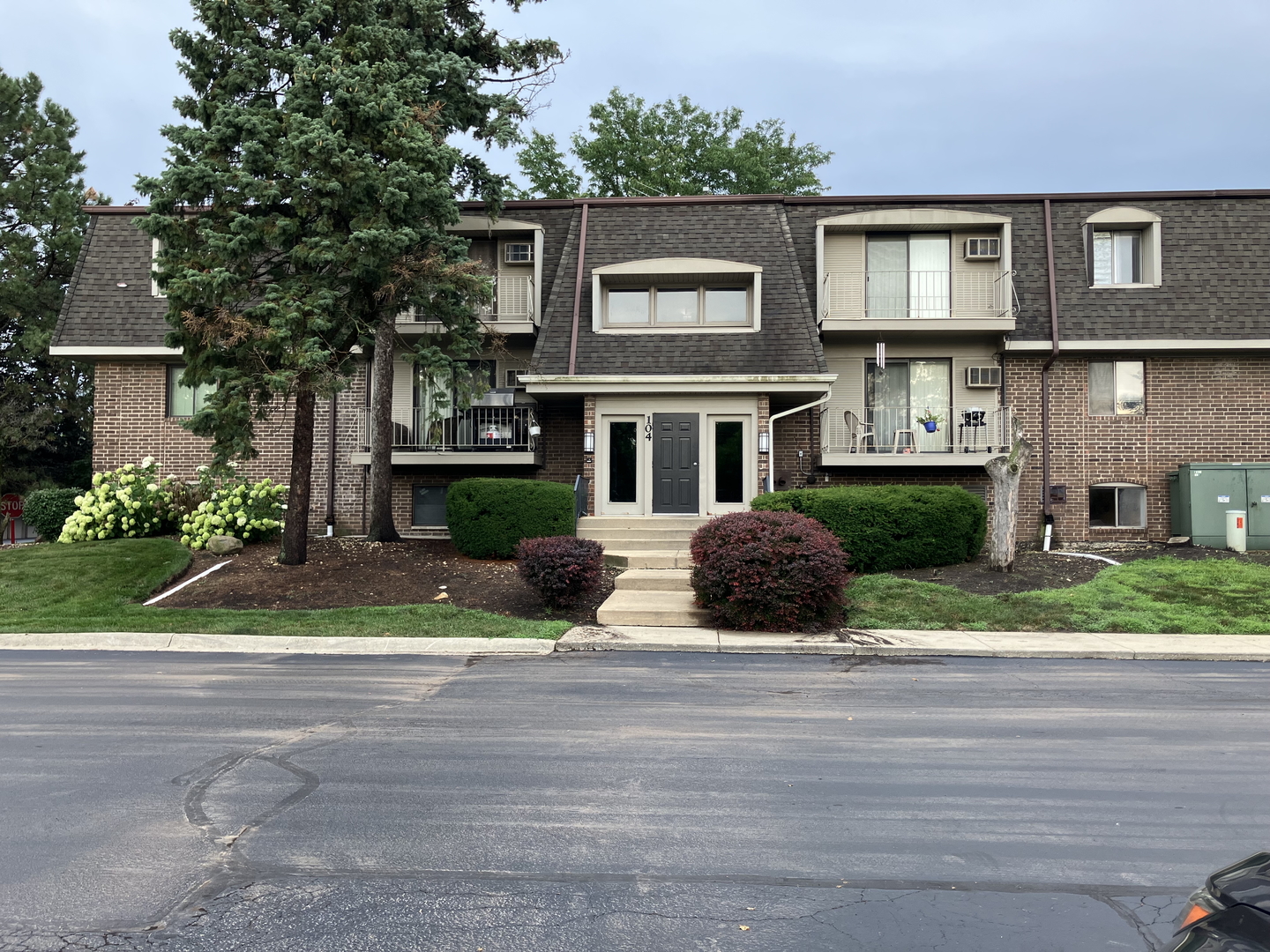 104 East Bailey Road, Unit G Naperville, IL 60565 - Photo 1 of 6 Gallery Image 1