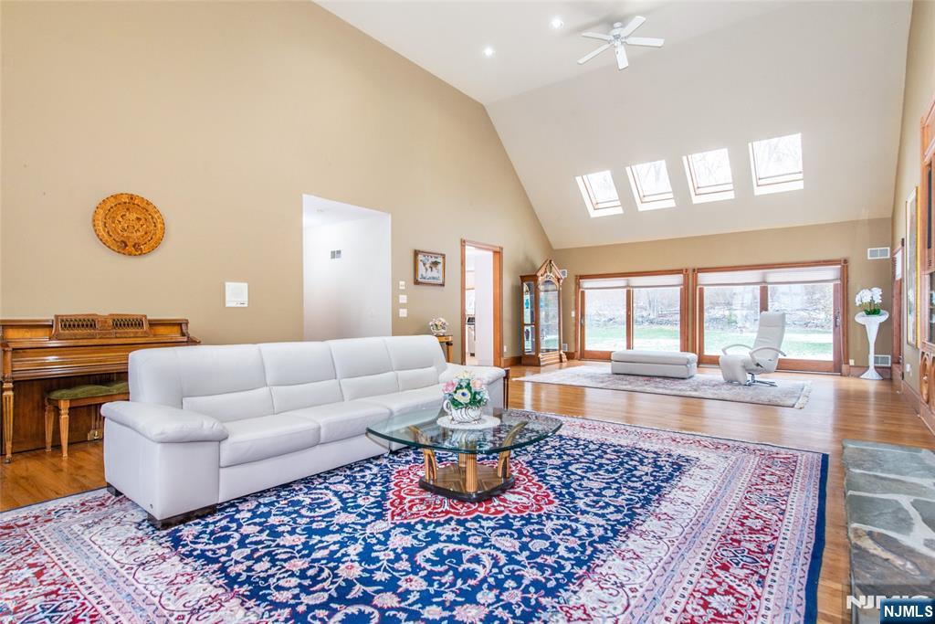 10 Sunny Lane Andover, NJ 07821 - Photo 18 of 34