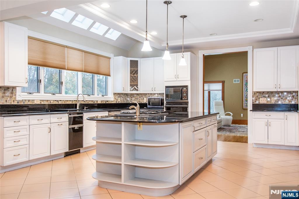 10 Sunny Lane Andover, NJ 07821 - Photo 22 of 34