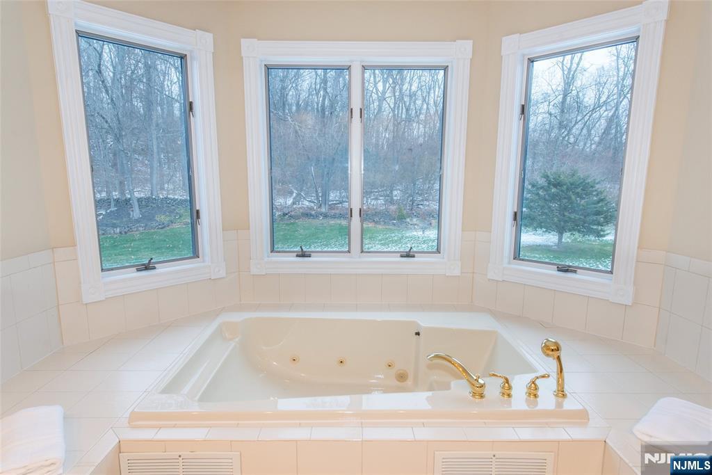 10 Sunny Lane Andover, NJ 07821 - Photo 28 of 34