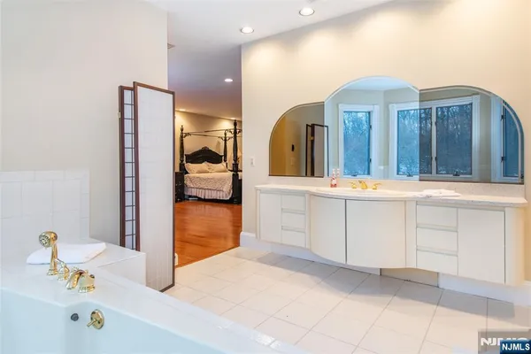 $1,125,000 | 10 Sunny Lane, Andover, NJ 07821