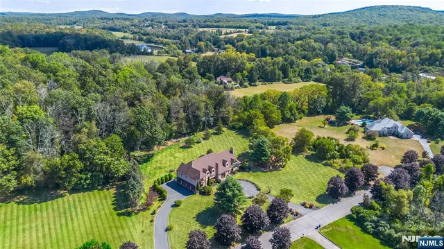 $1,125,000 | 10 Sunny Lane, Andover, NJ 07821