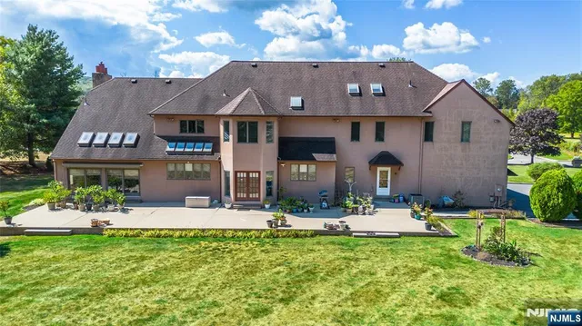 $1,125,000 | 10 Sunny Lane, Andover, NJ 07821