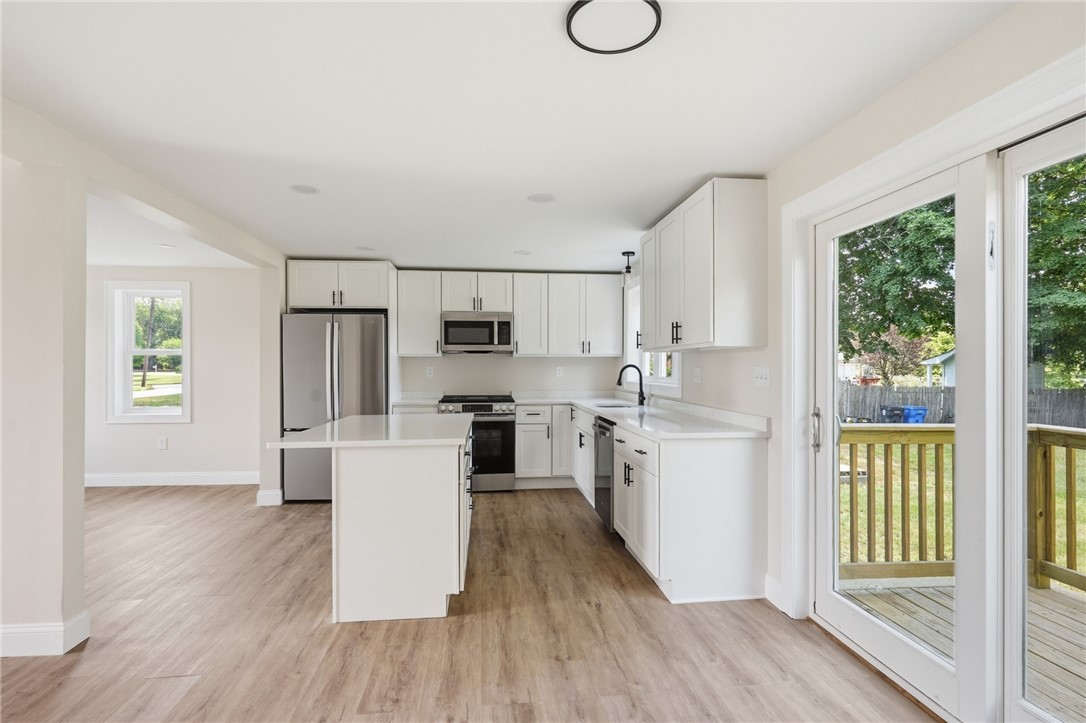 533 Scituate Avenue Cranston, RI 02921 - Photo 11 of 44