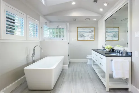 $1,749,000 | 5839 Meadow Crest Drive, Dallas, TX 75230