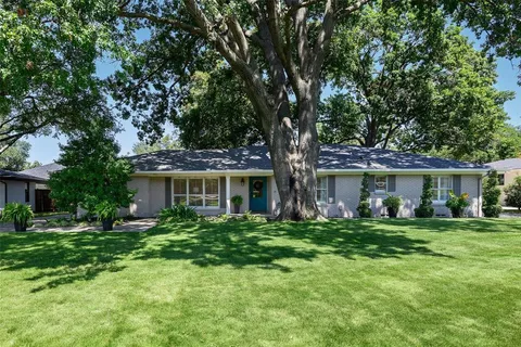 $1,749,000 | 5839 Meadow Crest Drive, Dallas, TX 75230