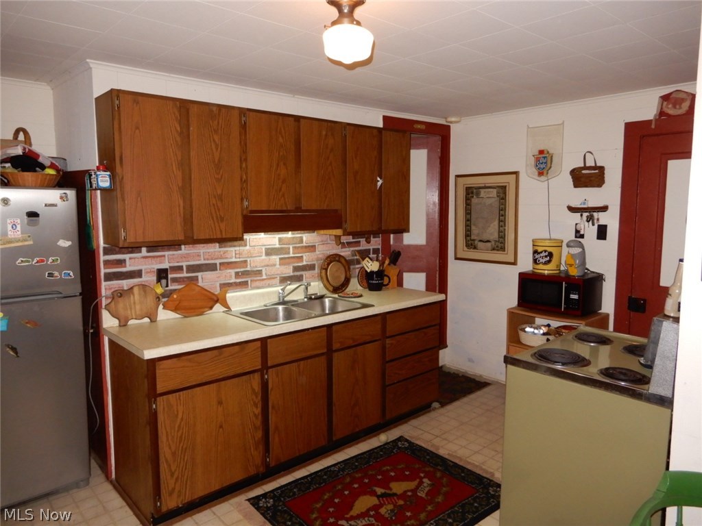 189 Chapman Road Put In Bay, OH 43456 - Photo 4 of 22 Gallery Image 4
