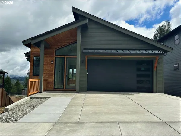 $799,900 | 41945 Deschutes Avenue, Unit 74, Sandy, OR 97055