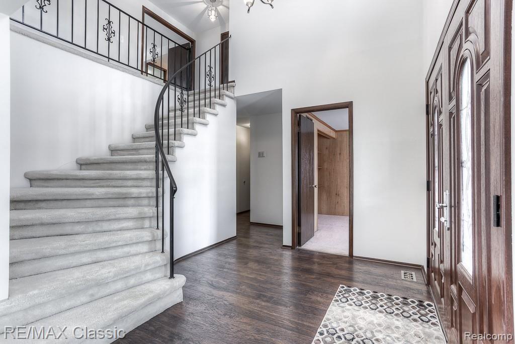 6516 Edgewood Road Canton, MI 48187 - Photo 4 of 48 Stairs to bedrooms
