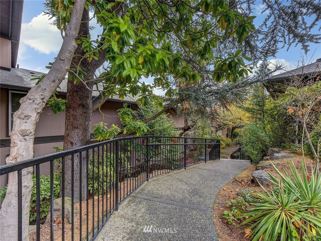 1425 South Puget Drive, Unit B3 Renton, WA 98055 - Photo 13 of 16