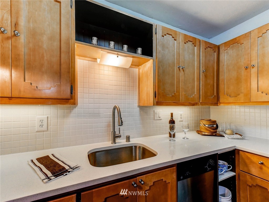 1425 South Puget Drive, Unit B3 Renton, WA 98055 - Photo 7 of 16