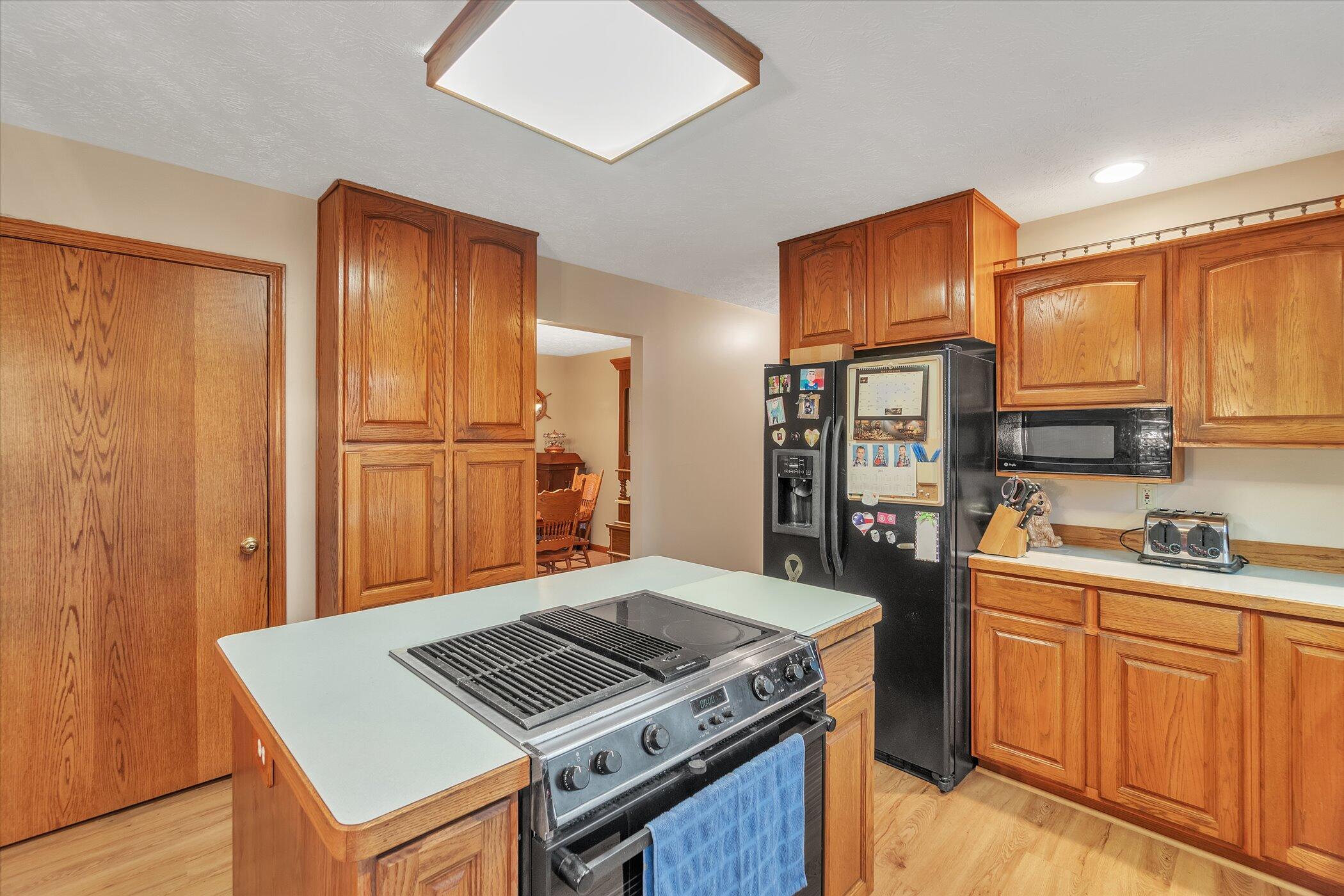 4866 Harris Road Williamston, MI 48895 - Photo 12 of 47 12-4866-Harris-Rd-WindowStill-Real-Estat
