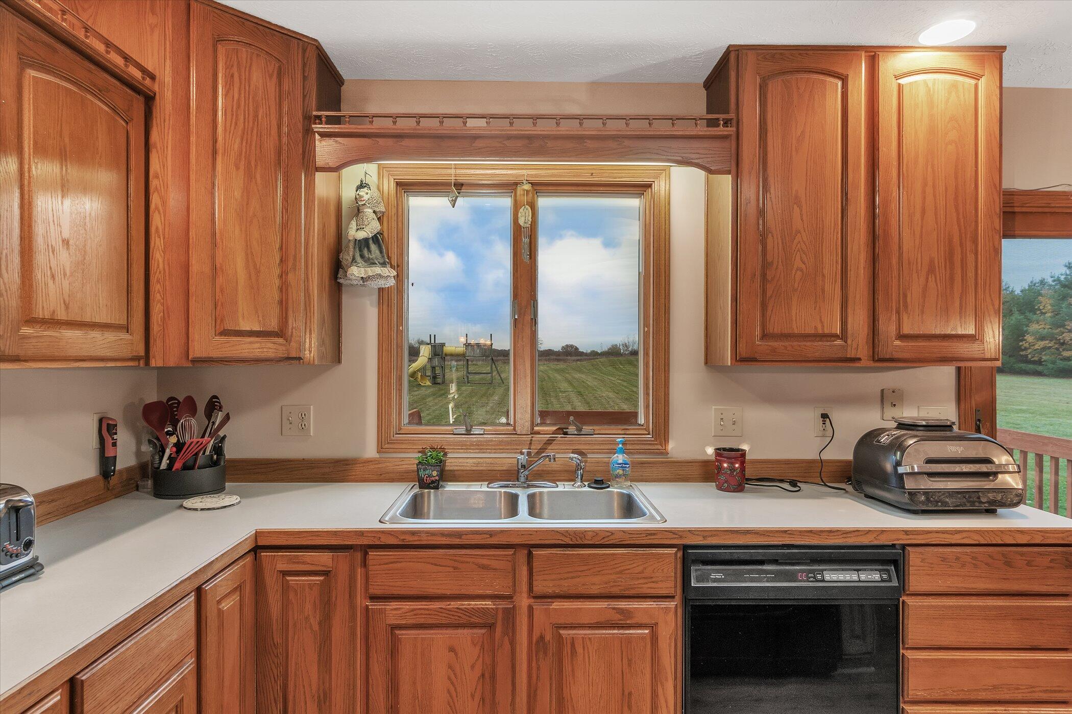 4866 Harris Road Williamston, MI 48895 - Photo 15 of 47 15-4866-Harris-Rd-WindowStill-Real-Estat