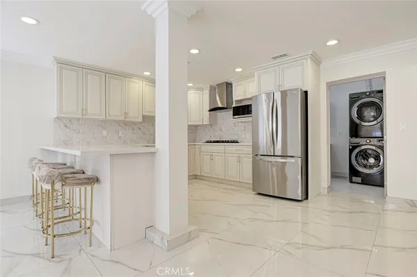 $4,000 | 7044-1 Greeley Street, Tujunga, CA 91042